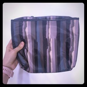 Lug Painted Pearl Insulated Pouch NWOT